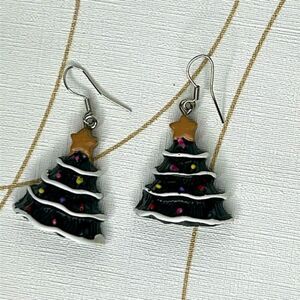 Christmas tree earrings